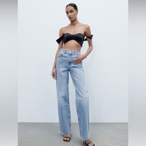 Zara wide leg jeans on light blue. Size 4.